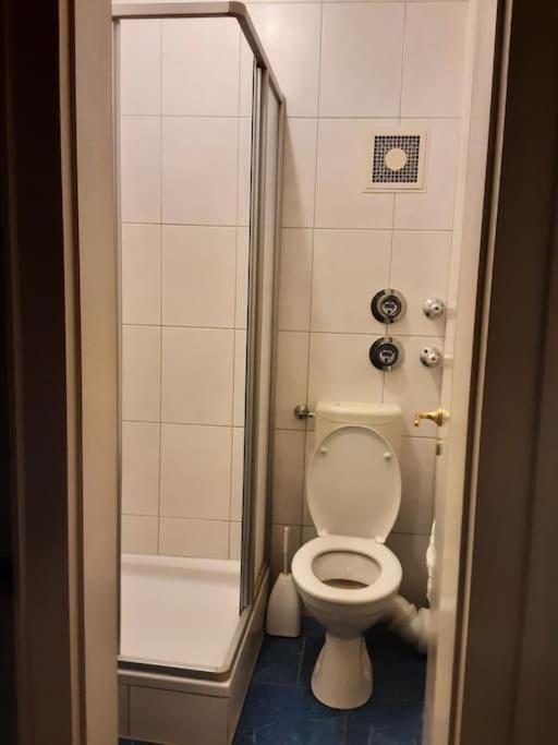 Alfred First Apartment Regensburg Bagian luar foto